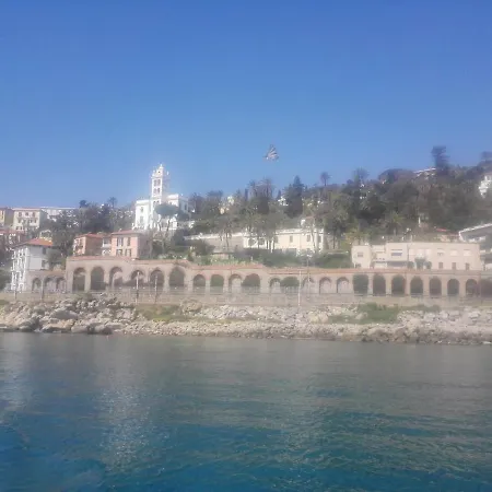 A Schiera Con Giardino Ferienhaus Imperia